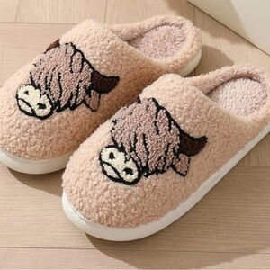 NWT-Fuzzy Highland Cow Slippers